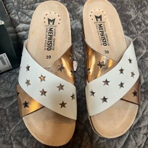 New in box Mephisto Nanou Star comfort sandals ladies 9 size 39 gold white